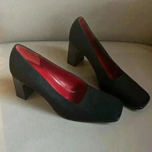 Ann Taylor Black Pumps with Red Interior